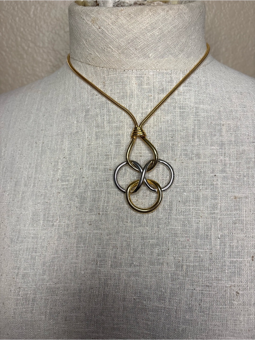 Vintage Inspired Tiffany Style Statement Necklace Classic Elegant Jewelry